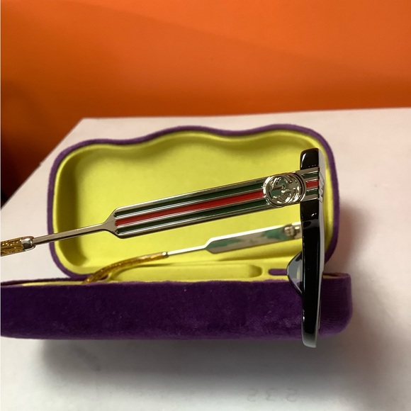 Gucci Signature Web Sherry Line Shades - Picture 6 of 13